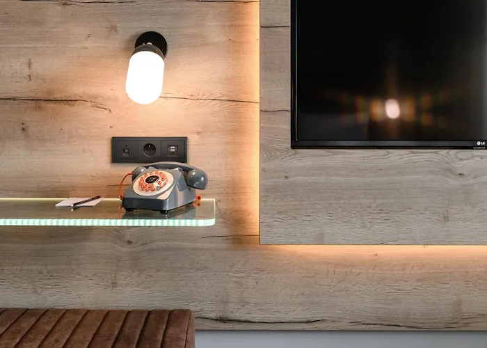 מלון Moxy Airport