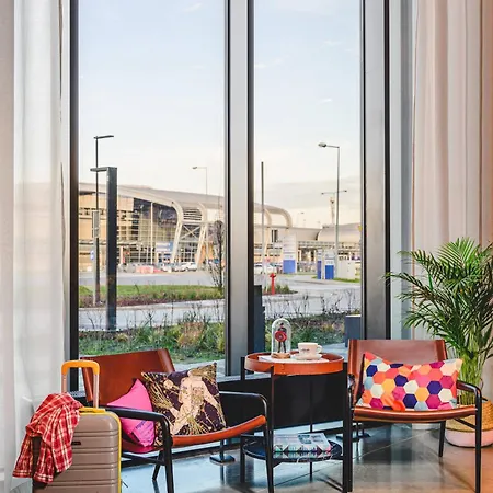 Moxy Airport Ξενοδοχείο