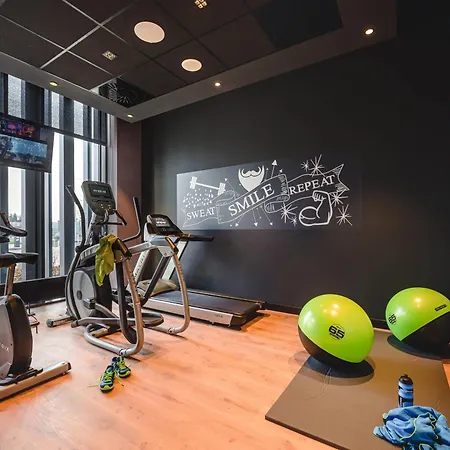 Moxy Airport Hotell Poznań