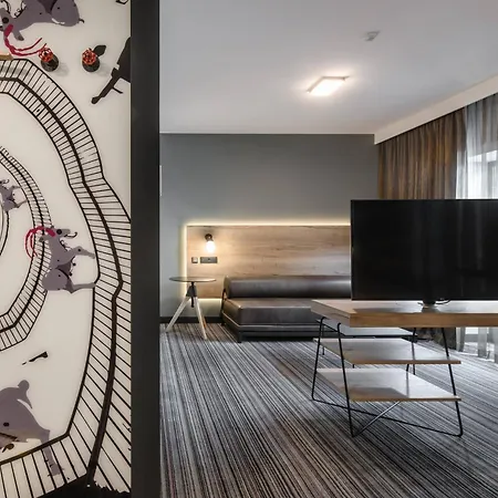 Hotell Moxy Airport Poznań