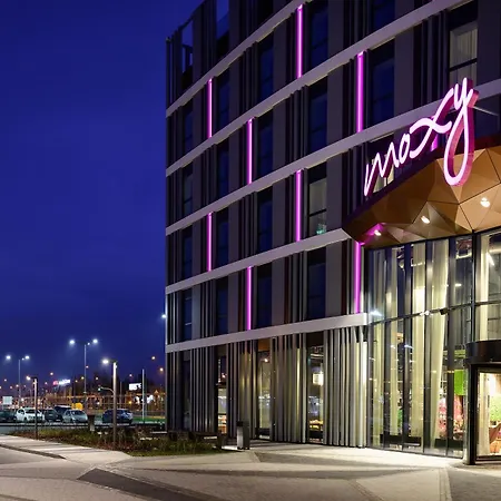Hotell Moxy Airport Poznań