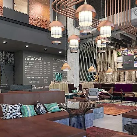 فندق Moxy Airport