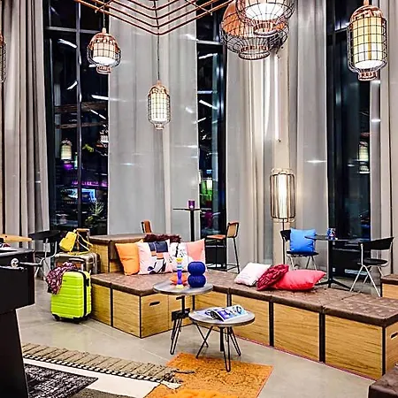 Moxy Airport