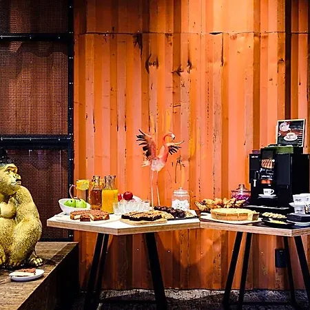 فندق Moxy Airport 3*