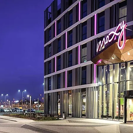 Moxy Airport 3* بوزنان
