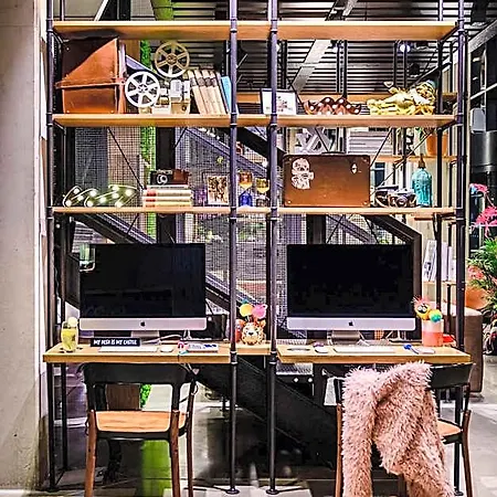 Moxy Airport فندق 3*