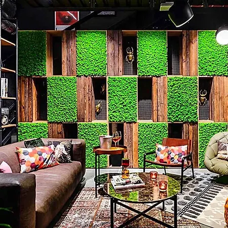 Moxy Airport فندق