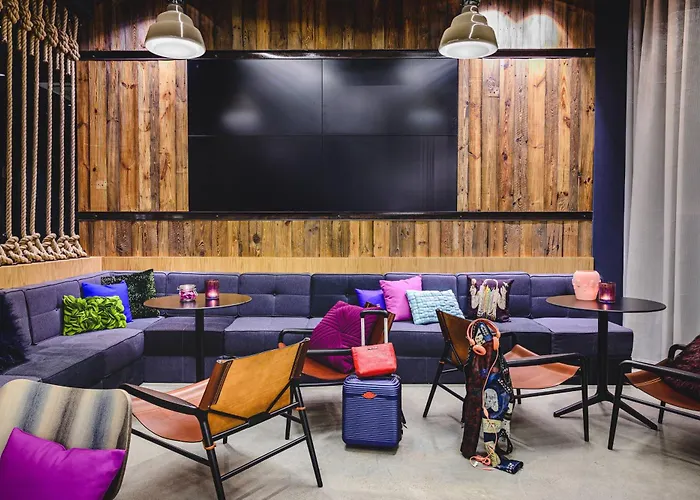 Moxy Airport Otel 3*