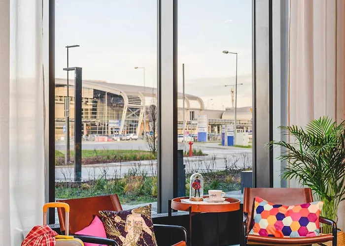 Moxy Airport Szálloda