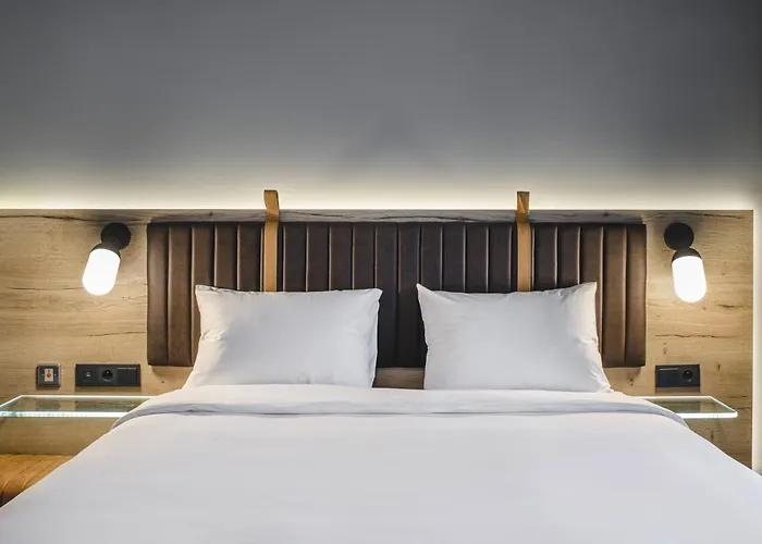 Moxy Airport Otel 3*