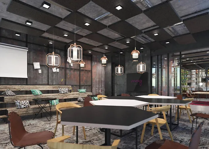 Отель Moxy Airport 3*